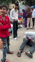 Hindistan’daki bir pazarda yapılan şaka sosyal medyada gündem oldu