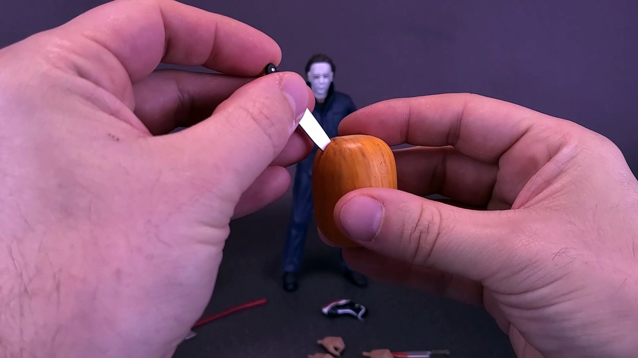 NECA Toys Halloween H20 Ultimate Michael Myers Figure Review