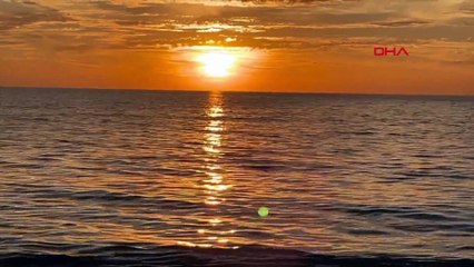 Hatay Samandağ'da gün batımı eşsiz manzara oluşturdu! Görsel şölene dönüşen görüntüler nefes kesti