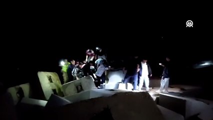 Denize düşen genç kız boğulma tehlikesi geçirdi