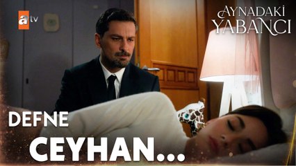 Emirhan, Defne'nin Azra olduğunu öğreniyor! - Aynadaki Yabancı 5. Bölüm