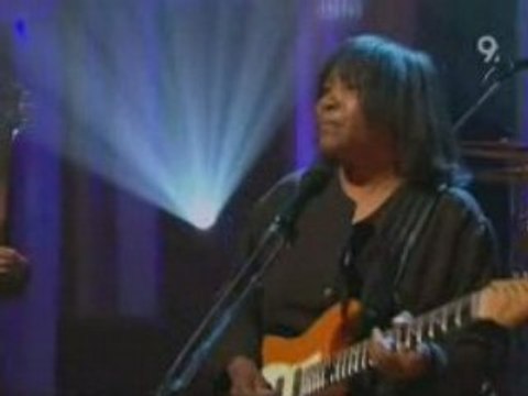 Joan Armatrading - Woman In Love (Live Jools Holland 2007)