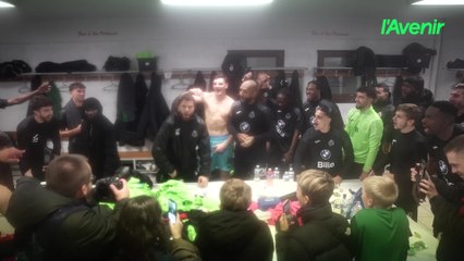 La joie dans le vestiaire de Virton après la victoire contre Mons