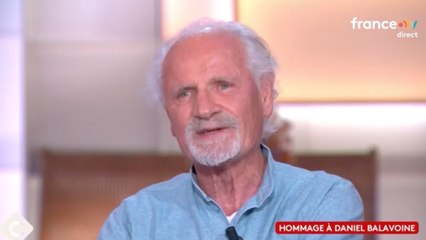 "Il s'est tué à ma place" : Yann Arthus-Bertrand révèle comment il a échappé au crash qui a coûté la vie à Daniel Balavoine