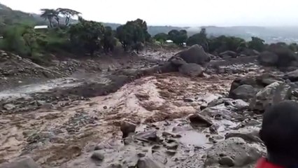 케냐 서부에서 폭우로 산사태..."21명 사망, 30여명 실종" / YTN