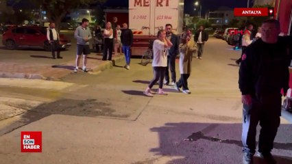 Antalya'da yangında ayakları yanan kadın ile kedisine komşuları yanık kremiyle müdahale etti