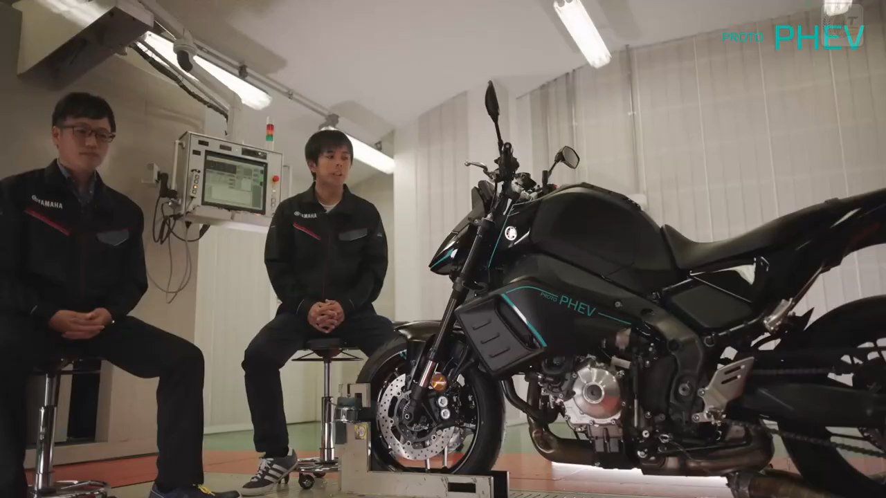 Yamaha PROTO BEV erklärt: Entwickler zeigen Technik, Design & Fahrgefühl