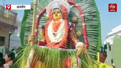 पुष्कर में आध्यात्मिक यात्रा से धार्मिक मेले का आगाज, घाटों पर स्नान को उमड़े श्रद्धालु