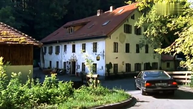 Der Bulle von Tölz E66-Der Zauberer im Brunnen
