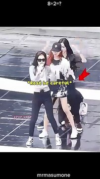 blackpink hot reaction to BTS #bts#straykids#blackpink#shorts#liskook#jungkook#felix#jalebibaby#fyp - EMK SHORT OFFICIAL (360p, h264, youtube)
