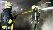 Raid sull'Ucraina, vigili del fuoco al lavoro nella regione di Odessa