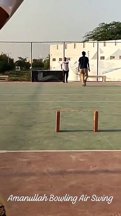 Air-swing bowling ایئر سوئنگ بالنگ #cricket #cricketposition #cricketlover  #cricketplayer #stunt (3)