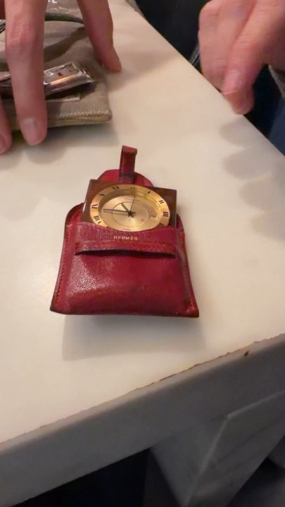 Petite trouvaille vintage dans sa délicate pochette #hermes #jaegerlecoultre #vintage #montres #horlogerie