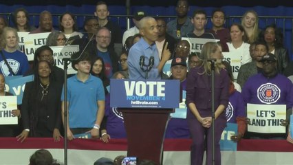 OBAMA’S HILARIOUS Response to a Flirty Fan: “Michelle’s Fine Too!”