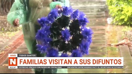 VISITAS AL CEMENTERIO PESE A LAS LLUVIAS