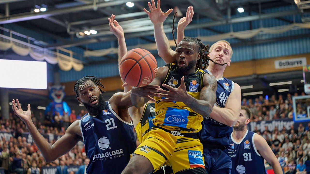 Buchanans wilder Buzzerbeater: Riesen glänzen beim MBC