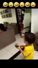 Puedo ver que ella se asusta... ¡pero el padre también! 🤣