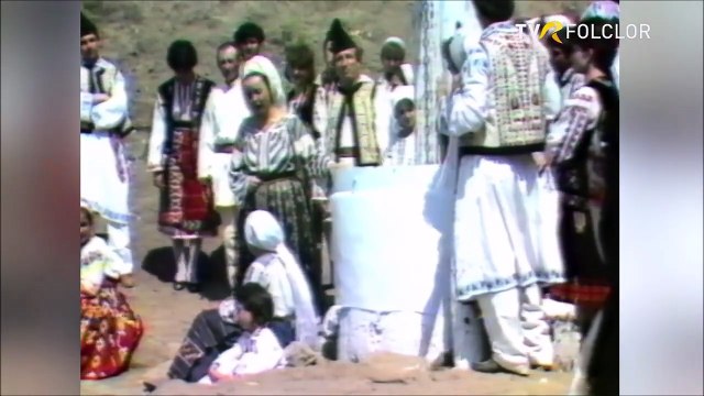 Hora satului - Floarea Calota si Grupul de fluierasi si cavalisti din Merisani, jud. Teleorman (Arhive folclorice - arhiva TVR)