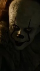 Bill Skarsgård avait peur de revenir en Pennywise dans la série Ça : Bienvenue à Derry 😳