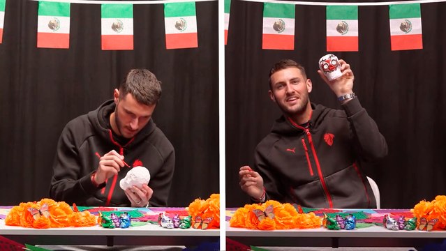 Santiago Giménez celebra Día de Muertos y comparte con AC Milan cómo se festeja en México