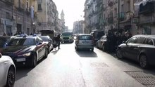 Trovato morto nell'androne di un palazzo
