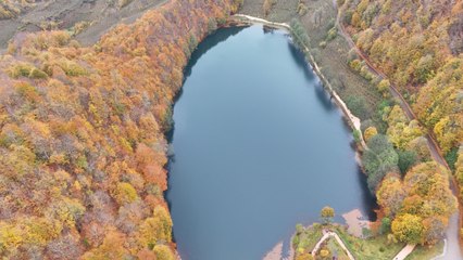 Ulugöl Tabiat Parkı’nda sonbahar renkleri hakim oldu!