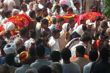 Phalodi Bus Accident: सूरसागर से एक साथ निकली 6 अर्थियां, परिजनों की चित्कार से कलेजा फटा, देखें VIDEO