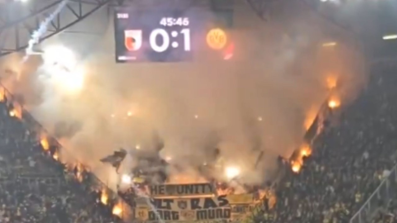 Petardos, bengalas y hasta fuegos artificiales del Borussia Dortmund en un partido de visitante