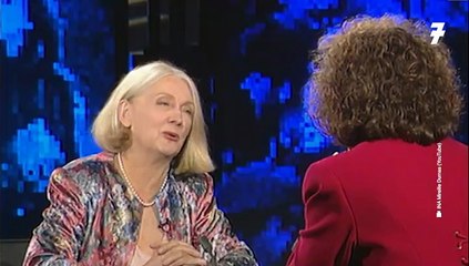 Mireille Dumas revient sur carrière à la TV