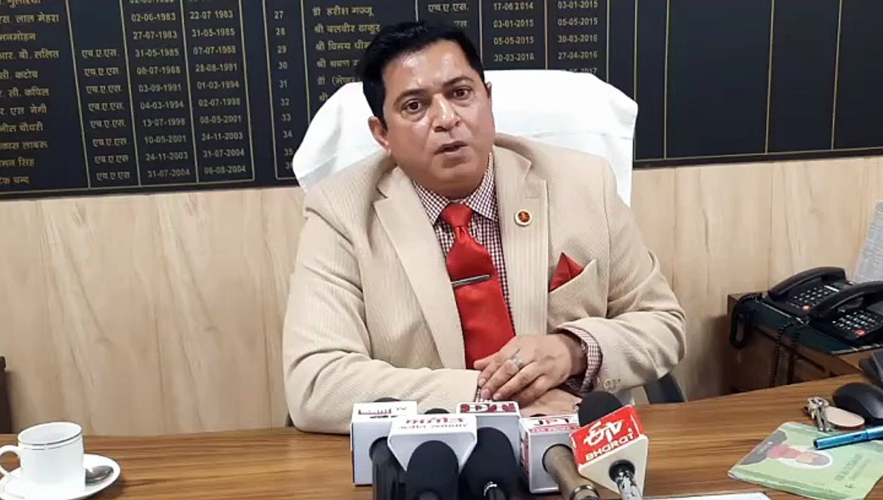 10वीं की परीक्षा में ड्राइंग के पेपर में छेड़छा...