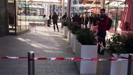 "Mi hanno accoltellata", donna grave in centro a Milano