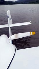 Avião pousa no Rio Itajaí-Açu em Gaspar