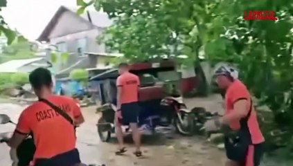 Filippine, decine di migliaia di evacuati per il tifone Kalmaegi: le immagini