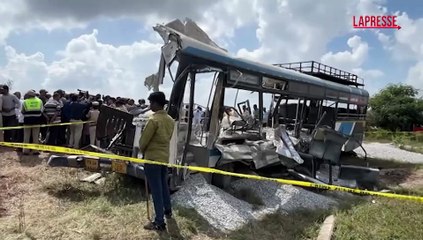 India, camion contro bus nel Sud: almeno 20 morti