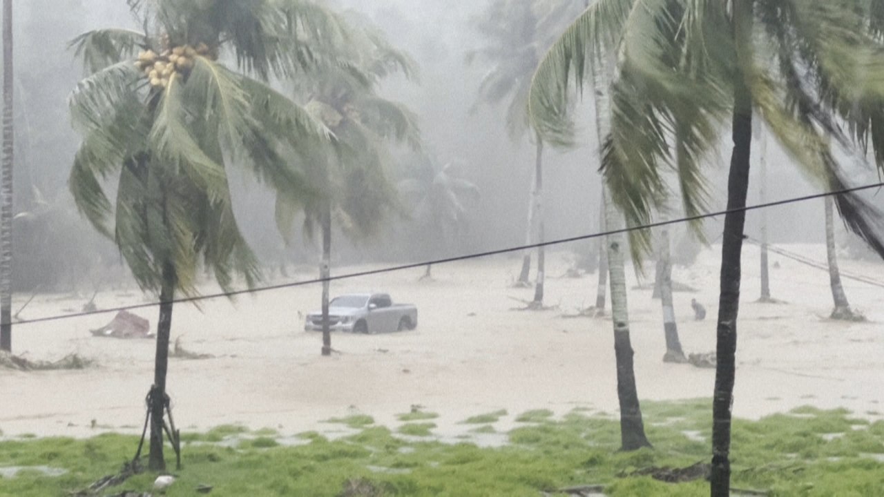 Le typhon Kalmaegi inonde le centre des Philippines