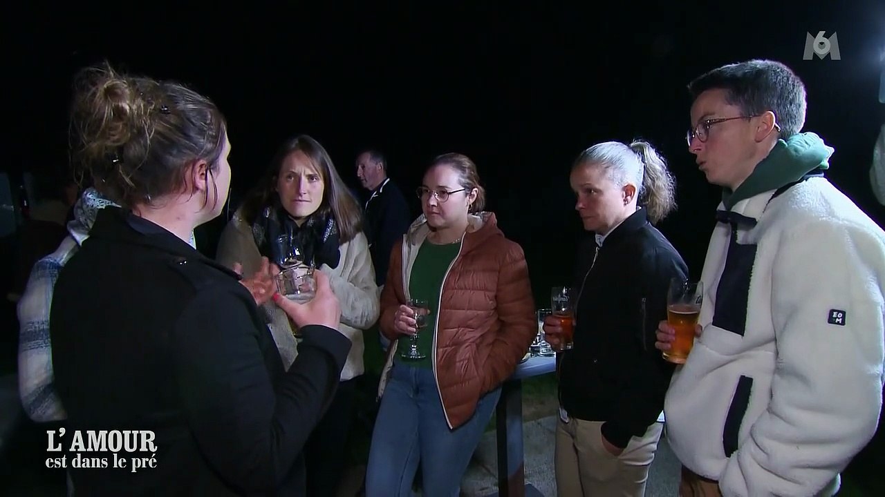 "L'amour est dans le pré" 2025 : Océane se confie sur ses deux prétendants auprès de des amies.