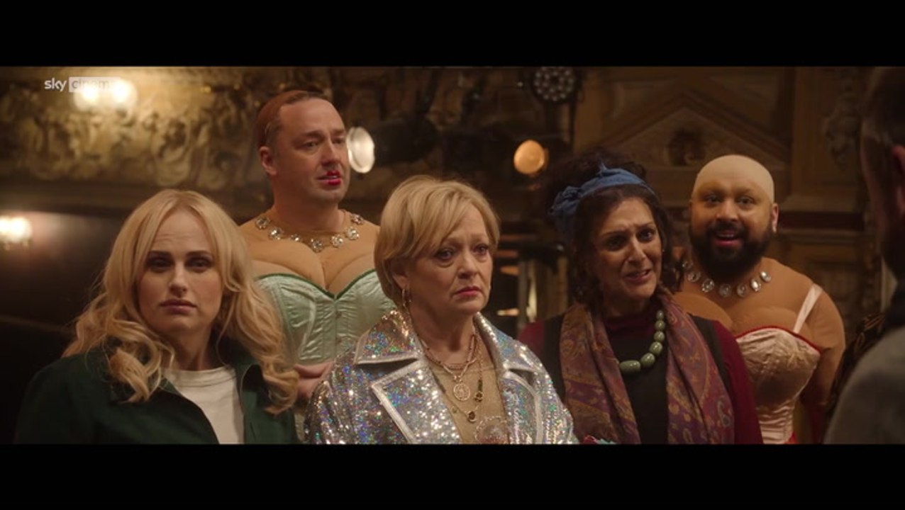 Watch: Trailer for star-studded Christmas film ‘Tinsel Town’ featuring Kiefer Sutherland drops