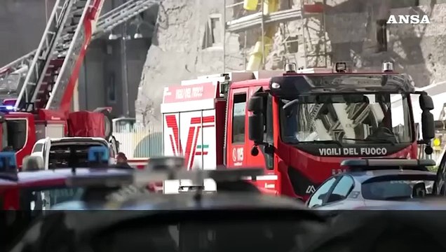 Crollo ai Fori, il prefetto di Roma: L'operaio sotto le macerie e' vivo