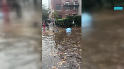 Huge Flood Sweeps Through New York