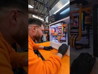 👨‍🔧 ¡Así es un PC Edición Limitada montado en nuestro Taller! #pccomponentes #shorts #gaming #pc