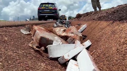 Traficantes usavam uniformes falsos da Itaipu em caminhonete que capotou com tonelada de maconha - Parte 2