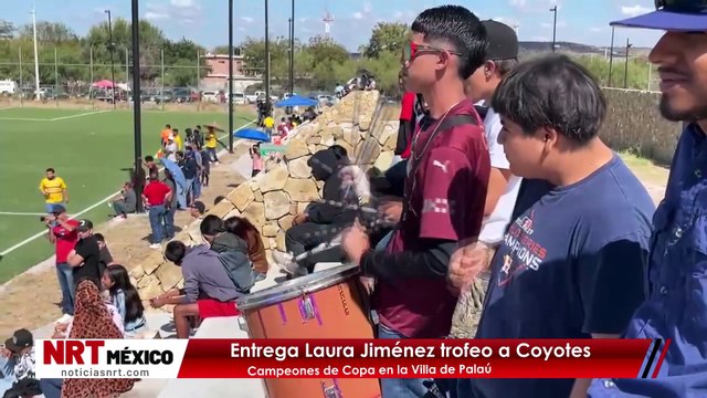Entrega Laura Jiménez trofeo a Coyotes quien se coronan campeones de Copa en la Villa de Palaú