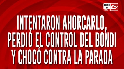 Intentaron ahorcarlo, perdió el control del bondi y chocó contra la parada