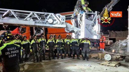 Non ce l'ha fatta operaio estratto da crollo Torre dei Conti a Roma dopo 11 ore. È morto in ospedale