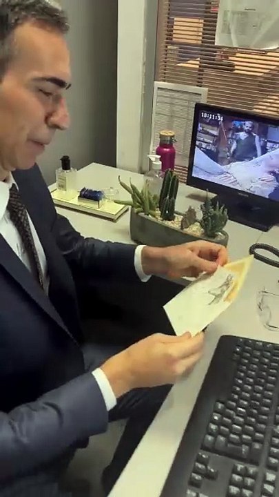 Renata Vasconcellos fica sem graça após Tralli expor recado íntimo: 'Agora o Brasil todo tá sabendo'