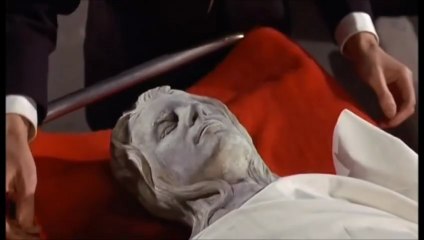 LO SGUARDO CHE UCCIDE con Christopher Lee e Peter Cushing