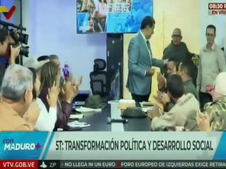 Jefe de Estado obsequia cuadro de San José Gregorio Hernández a la alcaldesa Carmen Meléndez