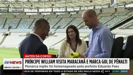 Príncipe William visita Maracanã e marca gol de pênalti em evento no Rio
