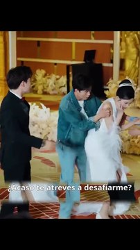 El joven se convierte en un dios de la guerra después de despertar su linaje sanguíneo