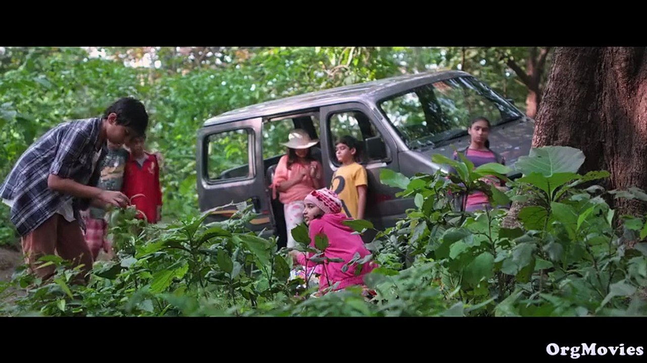 Shortcut Safari 2016 – Full Movie Hindi